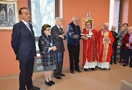 Alla casa di riposo Arvedi  i dipinti sacri 
realizzati da don Bonometti 