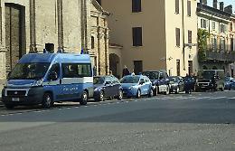 Blitz in due laboratori cinesi, mobilitazione in paese
