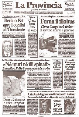 Cade il muro della vergogna.  Berlino Est apri i confini all'Occidente