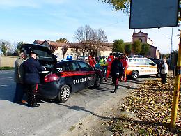 Ciclista travolta da un'auto, ferita una giovane donna