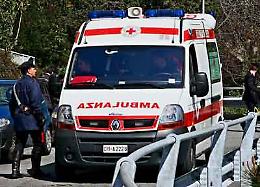 Auto fuori strada all’alba sulla Paullese: tre giovani feriti