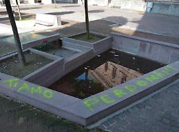 Preso il writer innamorato, ripulirà piazza Turati
