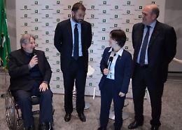 Maria Bresciani premiata da Antonio Rossi