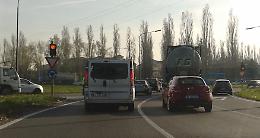 Scontro al rondò di via Persico, lunghe code in tangenziale