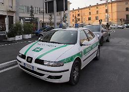 Apprezzamento a una ragazza, 51enne aggredito a calci e pugni