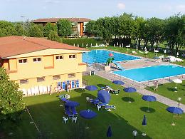 Piscine e palestra a 'secco'
