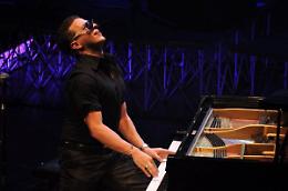 Matthew Lee in concerto a Capodanno