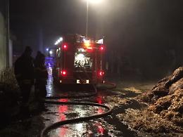 Soncino, fiamme alla cascina Campazzo