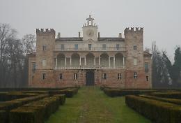 Crolla il muro di donna Cecilia
Allarme e interventi nella Villa