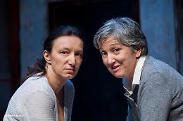 DUE DONNE CHE BALLANO
APERITIVO  e SPETTACOLO con MARIA PAIATO e ARIANNA SCOMMEGNA