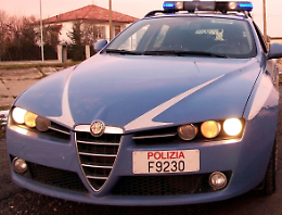 Vuole buttarsi dal cavalcavia, 52enne salvato da un poliziotto eroe