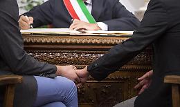 Comprendo le coppie omosessuali ma la genitorialità non è loro diritto