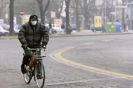 Lo smog non molla la presa