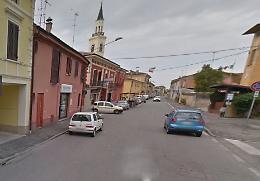 In banca con la pistola giocattolo, cassiere lo mette in fuga