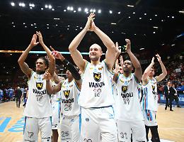 Vanoli, è stato bellissimo
Milano troppo forte: 90-58