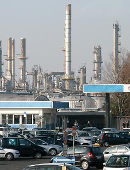 Buca l’oleodotto Tamoil
ruba 2mila litri di gasolio: preso
