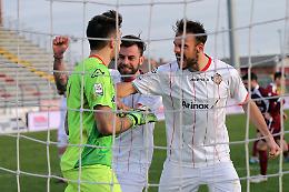 Il Cittadella in dieci elimina la Cremonese (3-2)