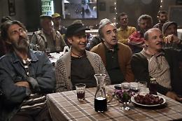 Un paese quasi perfetto - Trailer