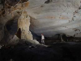 Crema. Immagini e racconti dello speleologo Mimmo Scipioni nel 'carso' cinese
