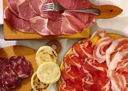 Melaverde a Ziano Piacentino per i salumi a D.O.P.  e a Ghemme (NO) per i sottaceti