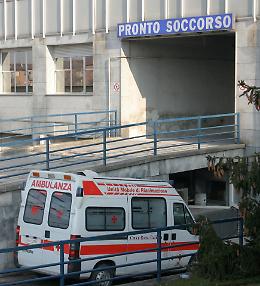 Pronto Soccorso: «Assista lei sua madre», poi l'ospedale si scusa