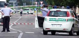 Urta con l'auto uno scooterista, ma non si ferma