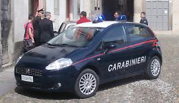 Sessantenne ruba due borse, inseguito e preso dai cittadini