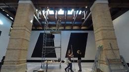 Venezia. Punta della Dogana: l'allestimento della mostra Accrochage in time lapse