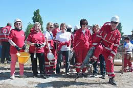 Le foto del flash mob con i volontari della Croce Rossa di Casalmaggiore