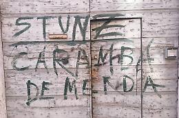 Scritte sul portone del Comune, c'è già un sospettato