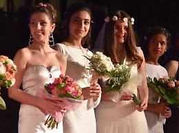 Le fiabe vestite a festa