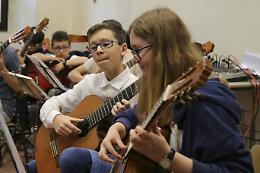 La festa di fine anno scolastico alla media Campi