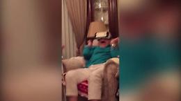 La nonna prova la realtà virtuale: sconvolta da Jurassic Park in 3D