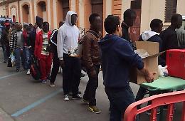 Profugo si scatena contro un altro migrante