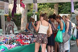 Viale Po diventa un bazar: sapori e merci di tutto il mondo