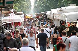 Le immagini del mercato in viale Po