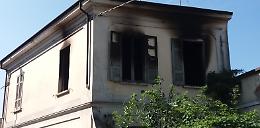 Incendio in via Cavalli, i pompieri lavorano tre ore per domare le fiamme
