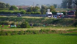 Esce di strada in A21, gravissimo giovane di Grumello