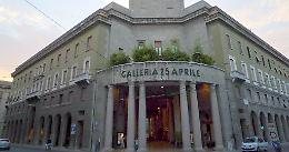 Orina all'ingresso della Galleria, denunciato 39enne cremonese