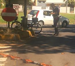 Investito, grave ciclista 90enne