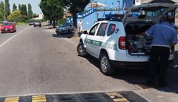 Cade con lo scooter, 79enne in ospedale