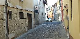 A due passi dalla cattedrale vandali e latrina a cielo aperto