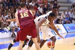 Vanoli battuta (71-76) solo nel finale da Venezia