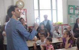 Maestro spostato, polemica