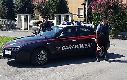 Scappa dai carabinieri, finisce in un vicolo cieco: arrestato