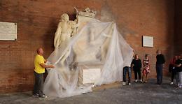 Le immagini della inaugurazione della statua dei Due Ercoli a Cremona