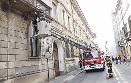 Caduta calcinacci in via Palestro