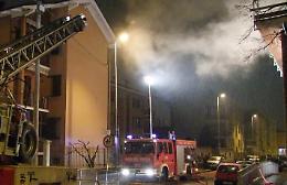 Incendio nella notte, leggere ustioni per un ragazzo