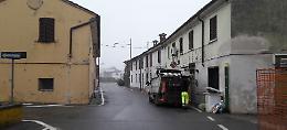Incontra i ladri sulle scale: 'Ho esitato poi li ho inseguiti'