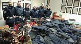 Blitz in Galleria, maxi sequestro di merce